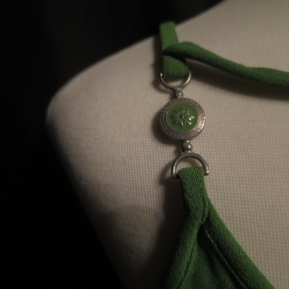 Gown - Picture 2 of 5